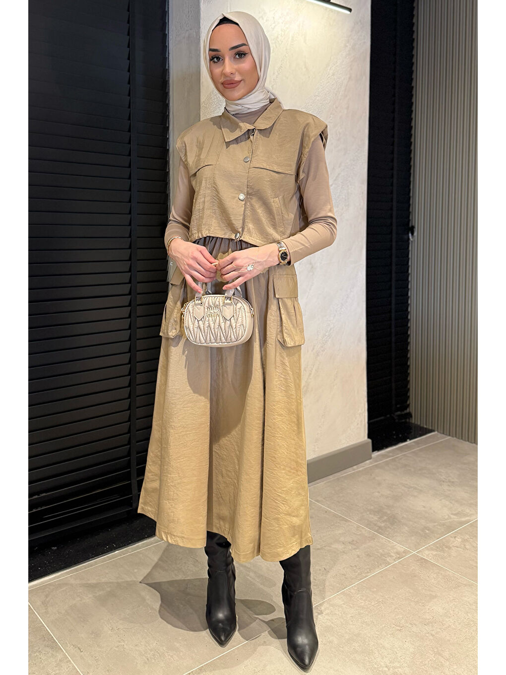 Bej Çıtçıtlı Kargo Cepli Paraşüt Kumaş Elbise Yelek Tesettür İkili Takım-3