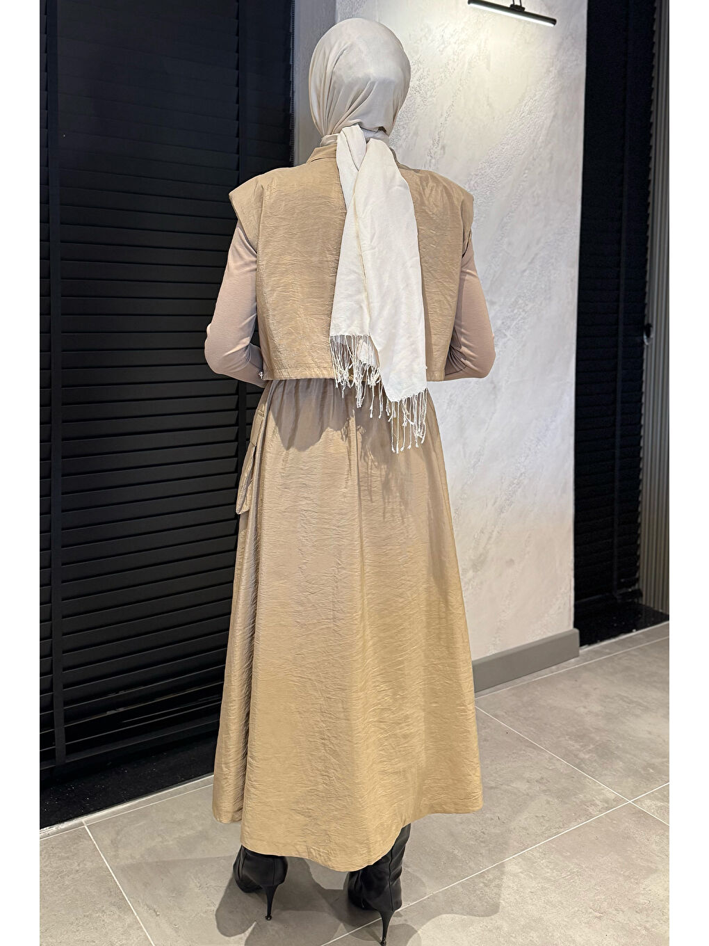 Bej Çıtçıtlı Kargo Cepli Paraşüt Kumaş Elbise Yelek Tesettür İkili Takım-7