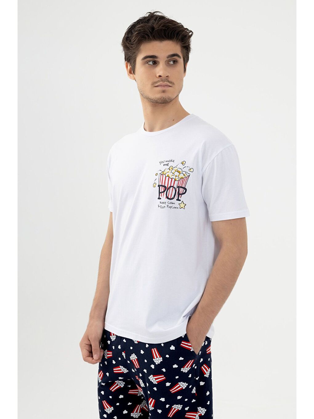 Beyaz Erkek Kısa Kollu Pamuklu Popcorn Desenli Şortlu Pijama Takımı