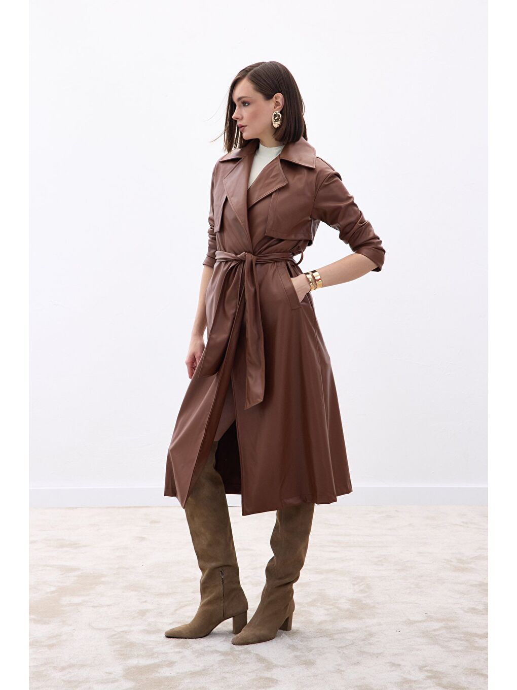 Kahverengi Kuşaklı Uzun Deri Trenç - Kahve-1