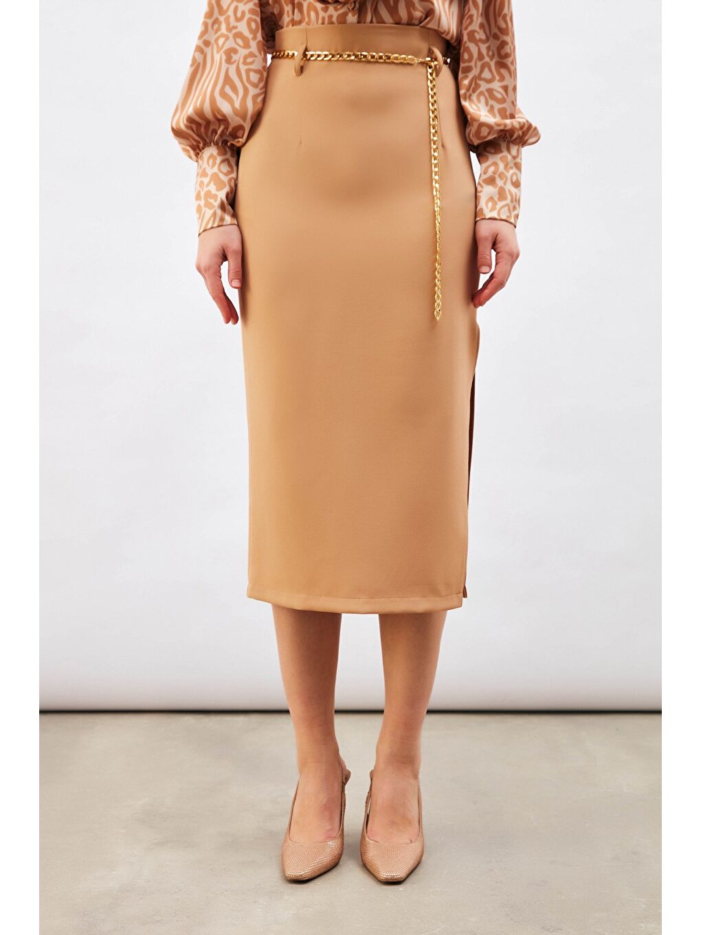 Kahverengi Zincir Kemerli Kalem Etek - Camel-3