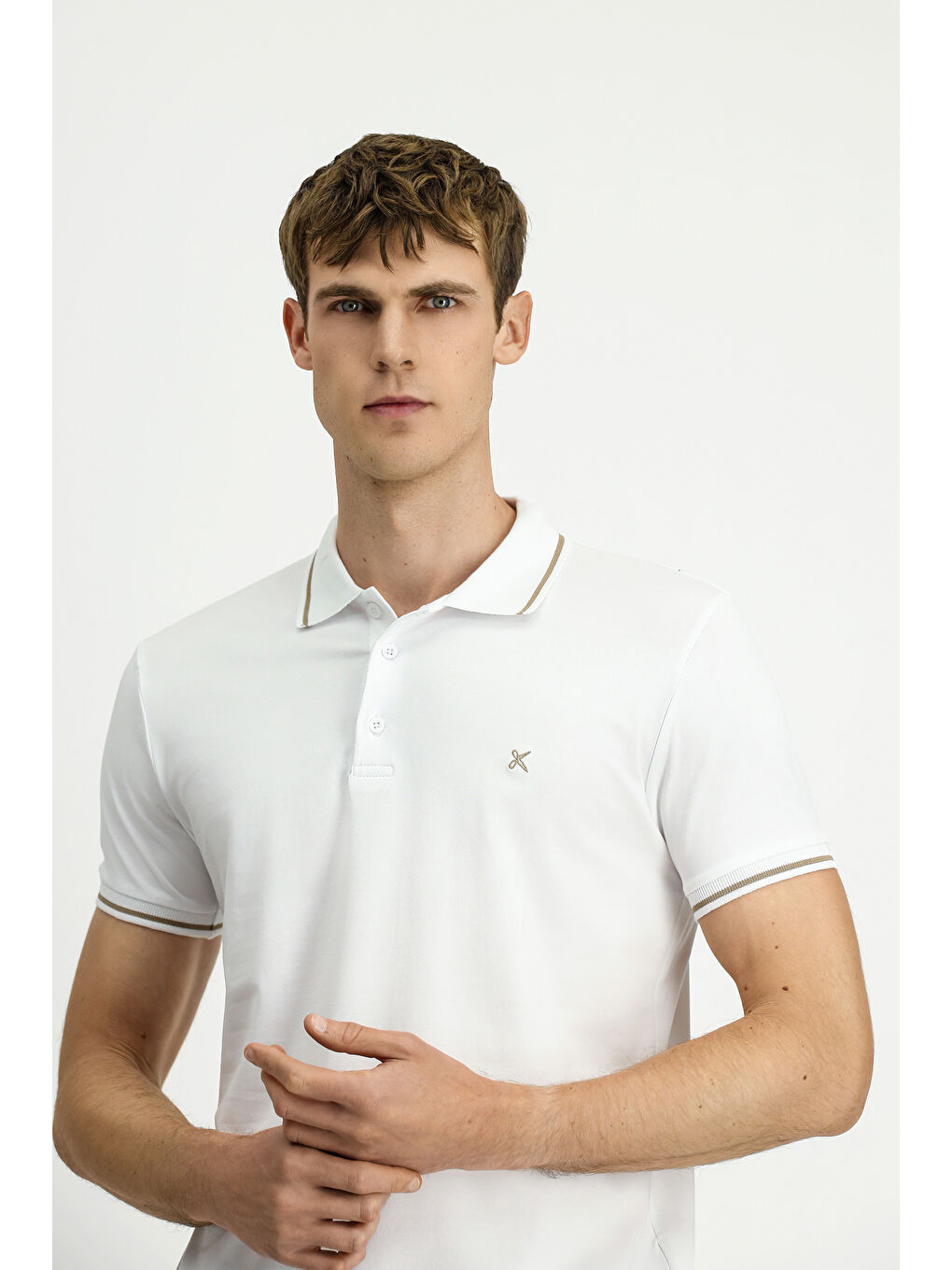 Beyaz Polo Yaka Slim Fit Dar Kesim Nakışlı Süprem Pamuklu Büyük Beden Tişört-4