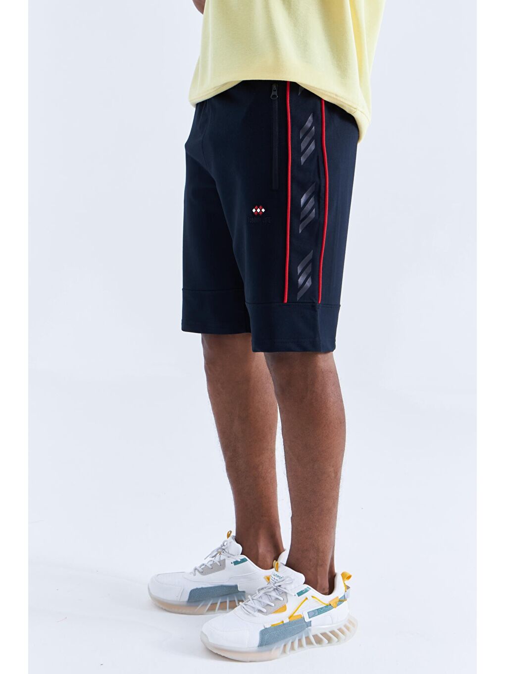 Lacivert - Kırmızı Yan Şeritli Standart Kalıp Erkek Şort - 81148-6