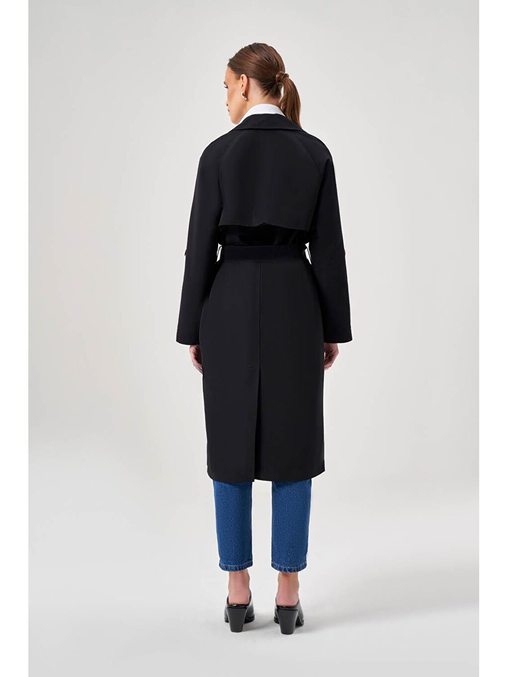 Kolları Apoletli Klasik Siyah Trençkot