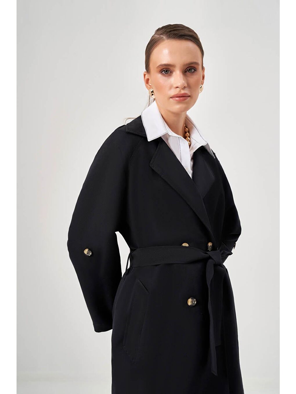 Kolları Apoletli Klasik Siyah Trençkot-2