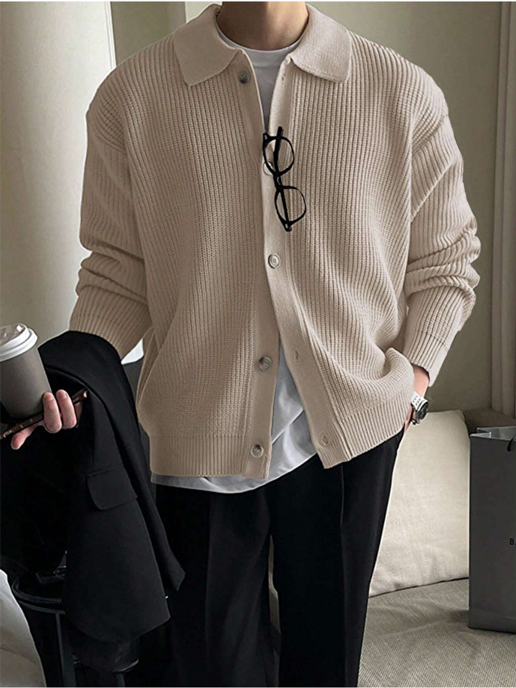 Bej Erkek Taş Düğme Detaylı Regular Fit Hırka-1