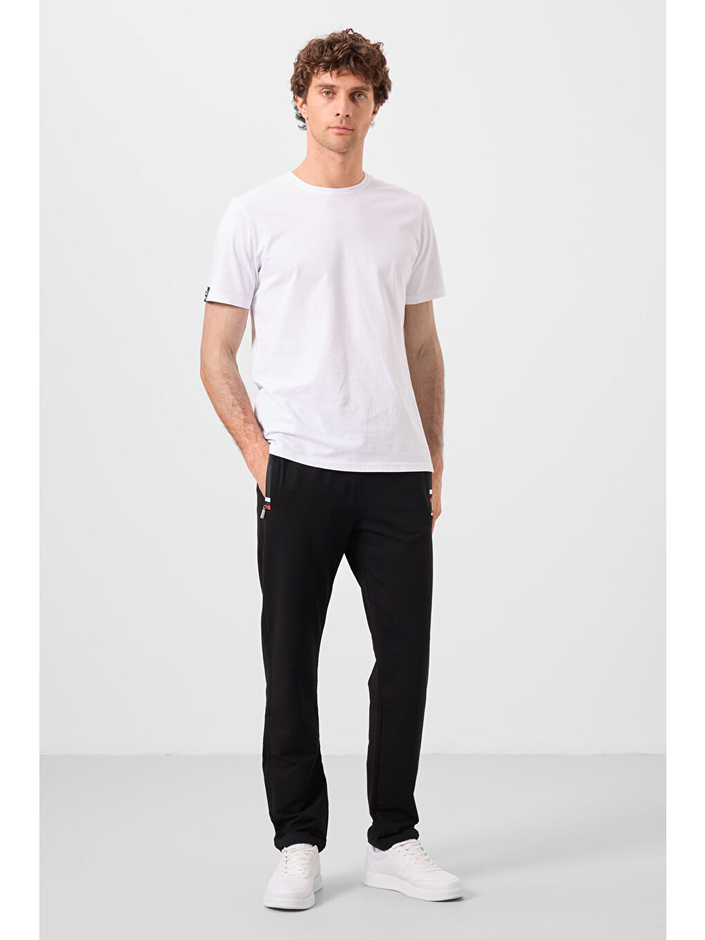 Siyah Fermuar Cepli Dar Kalıp Klasik Paça Erkek Eşofman Alt - 84649-1