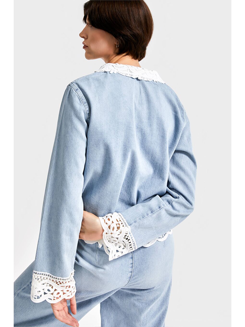 Mavi Kadın Jean Rengi 4s5-3 Viskon Kumaş Dantel Detaylı Özel Tasarım Denim Gömlek-2
