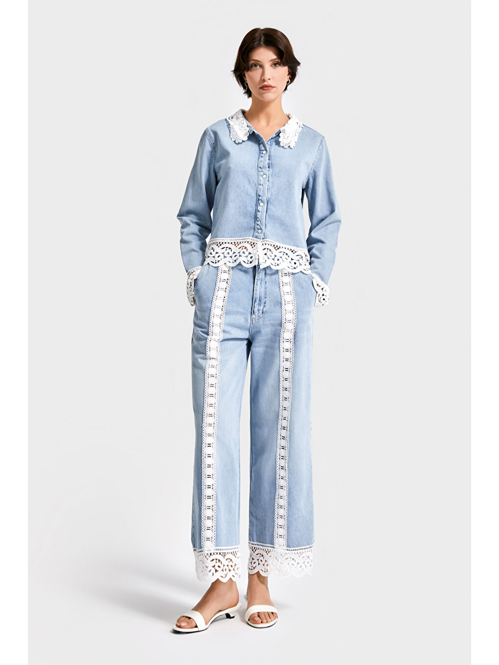 Mavi Kadın Jean Rengi 4s5-3 Viskon Kumaş Dantel Detaylı Özel Tasarım Denim Gömlek-4