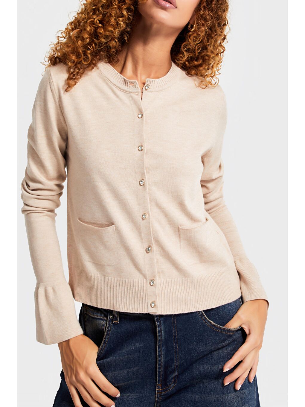 Kadın Bej Renk w5-57 Volanlı Kol Önü Cepli Düğmeli Viskon Karışımlı Triko Hırka-1