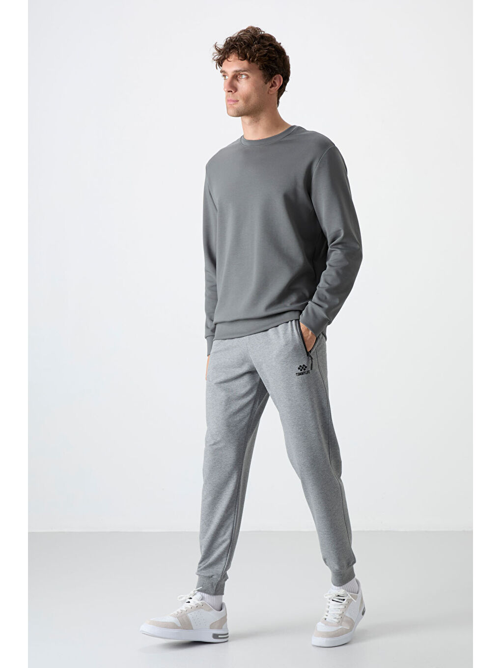 Gri Melanj Air Baskılı Fermuar Cepli Standart Kalıp Erkek Jogger Eşofman Altı- 84587-1