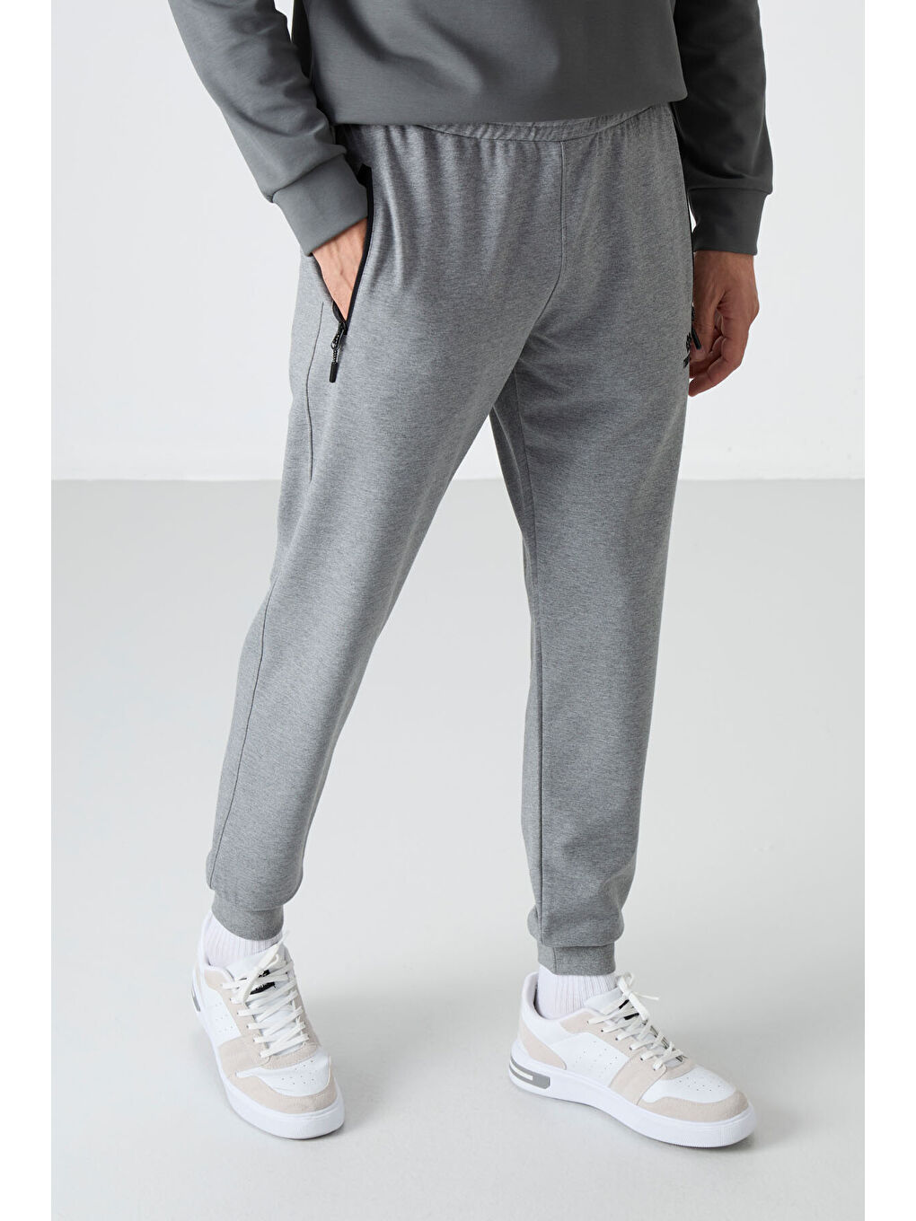 Gri Melanj Air Baskılı Fermuar Cepli Standart Kalıp Erkek Jogger Eşofman Altı- 84587-3