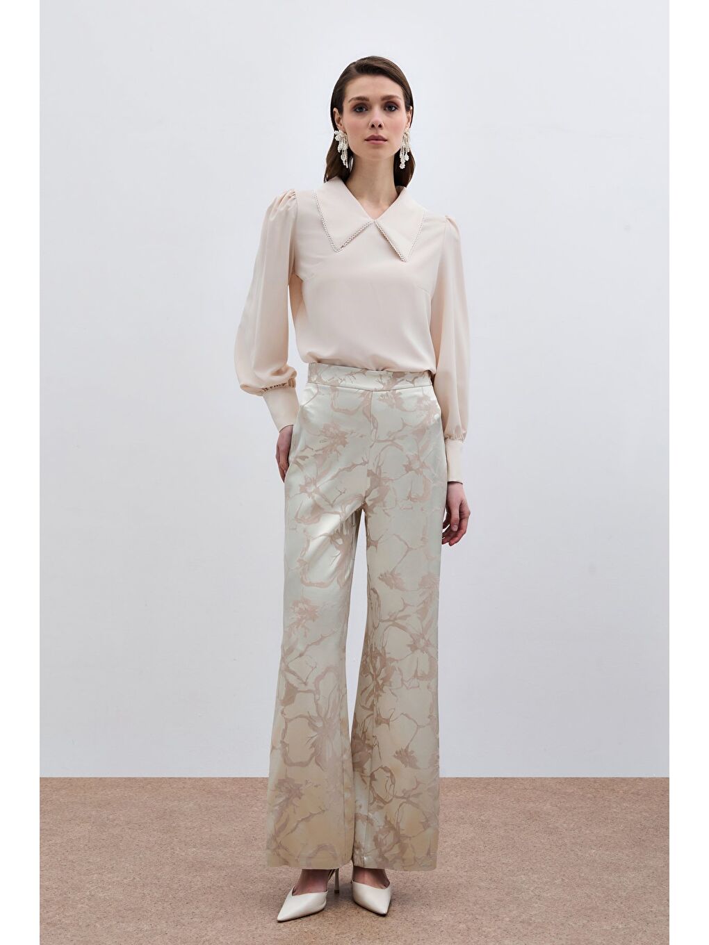 İnci Yakalı Bluz - Bej-1