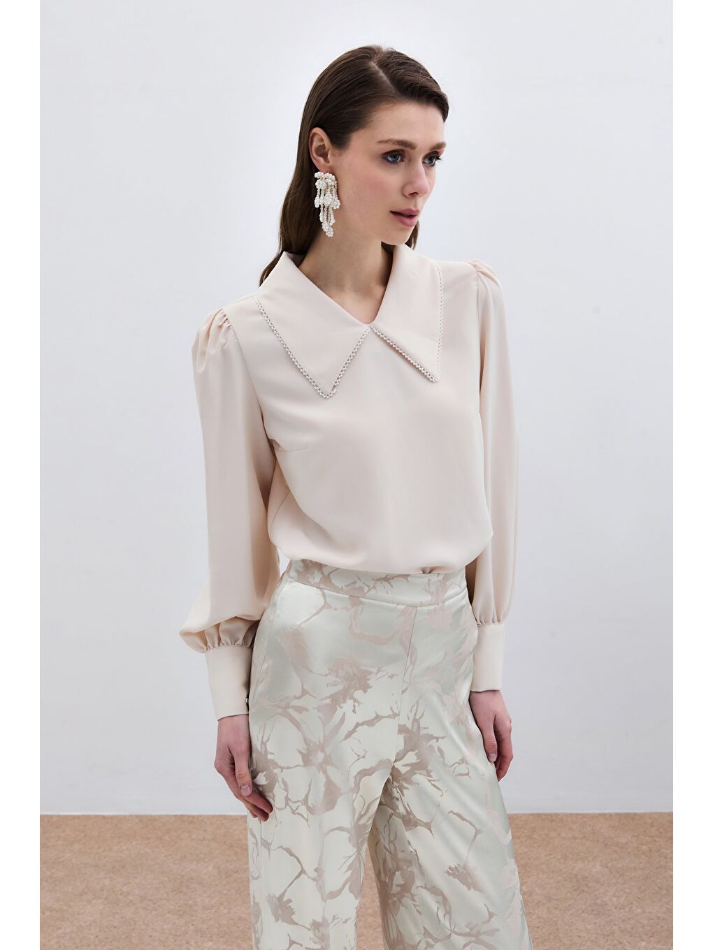İnci Yakalı Bluz - Bej-2