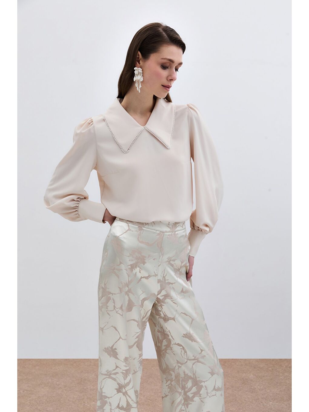 İnci Yakalı Bluz - Bej-3