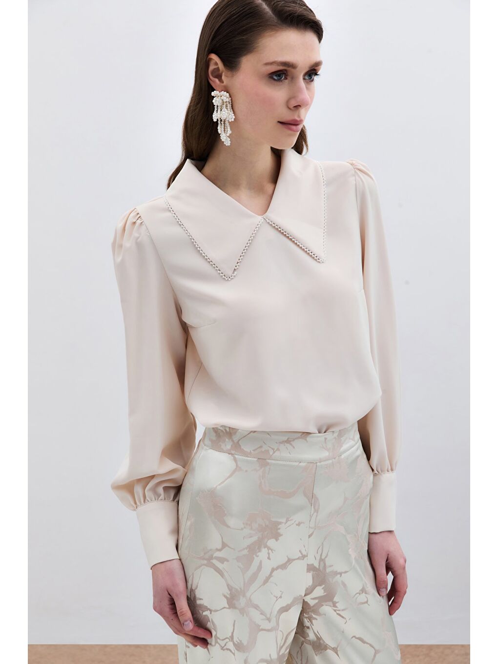 İnci Yakalı Bluz - Bej-4