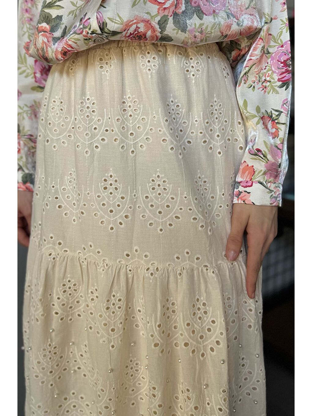 Bej Kadın Bel Lastikli İnci Detaylı Fistolu Tesettür Etek-2