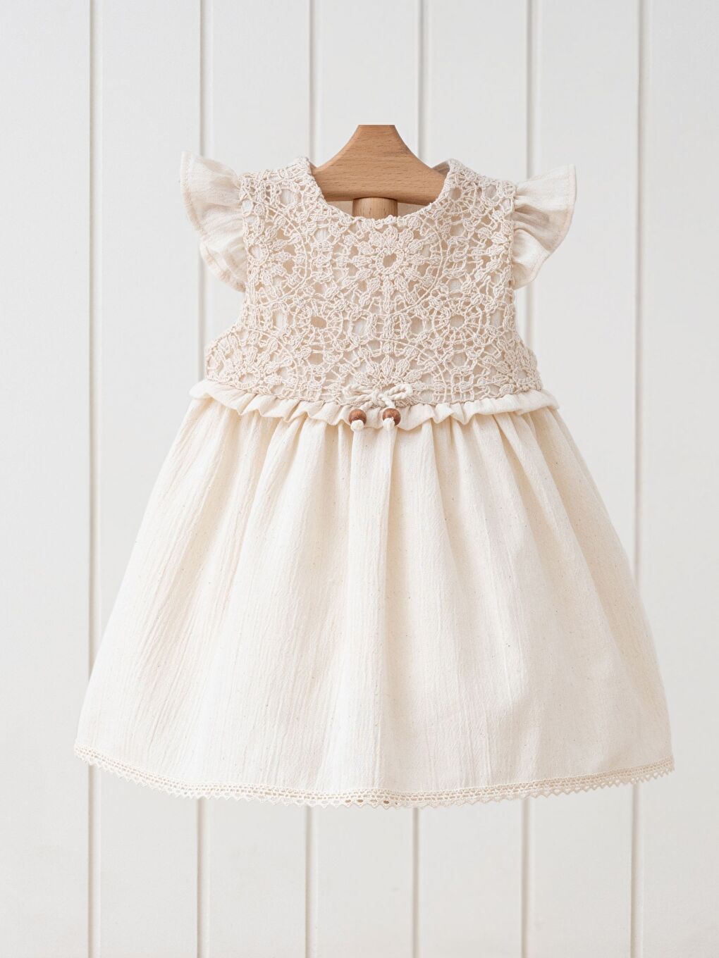 Bej Bisiklet Yaka Dantel Detaylı Kız Bebek Elbise-1