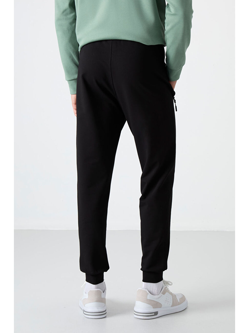 Siyah Air Baskılı Fermuar Cepli Standart Kalıp Erkek Jogger Eşofman Altı- 84587-4