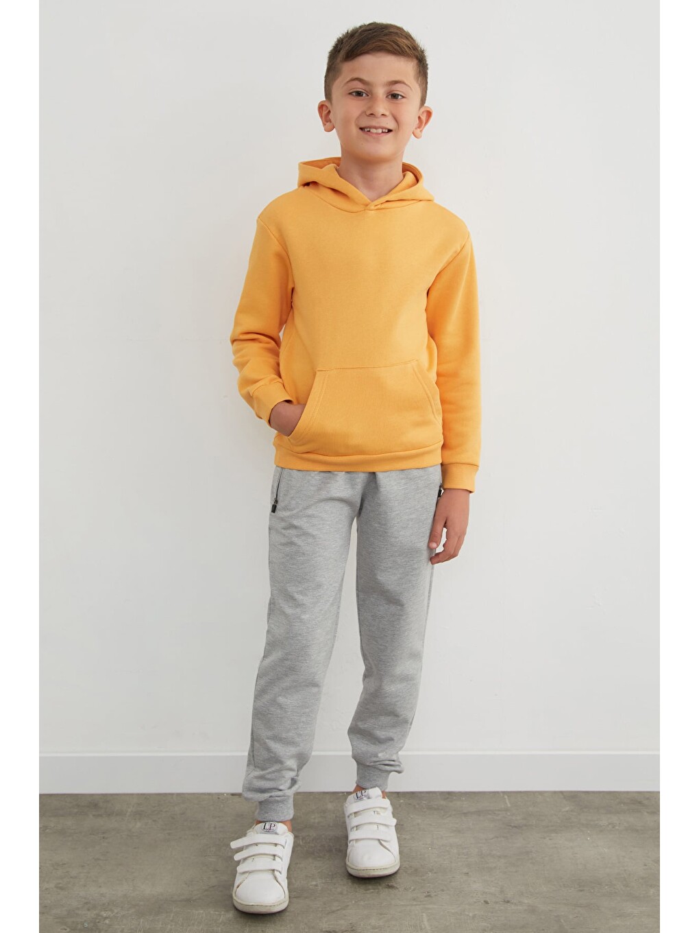 Sarı 3 İplik Kanguru Cepli Kapüşonlu Erkek Çocuk Sweatshirt-2