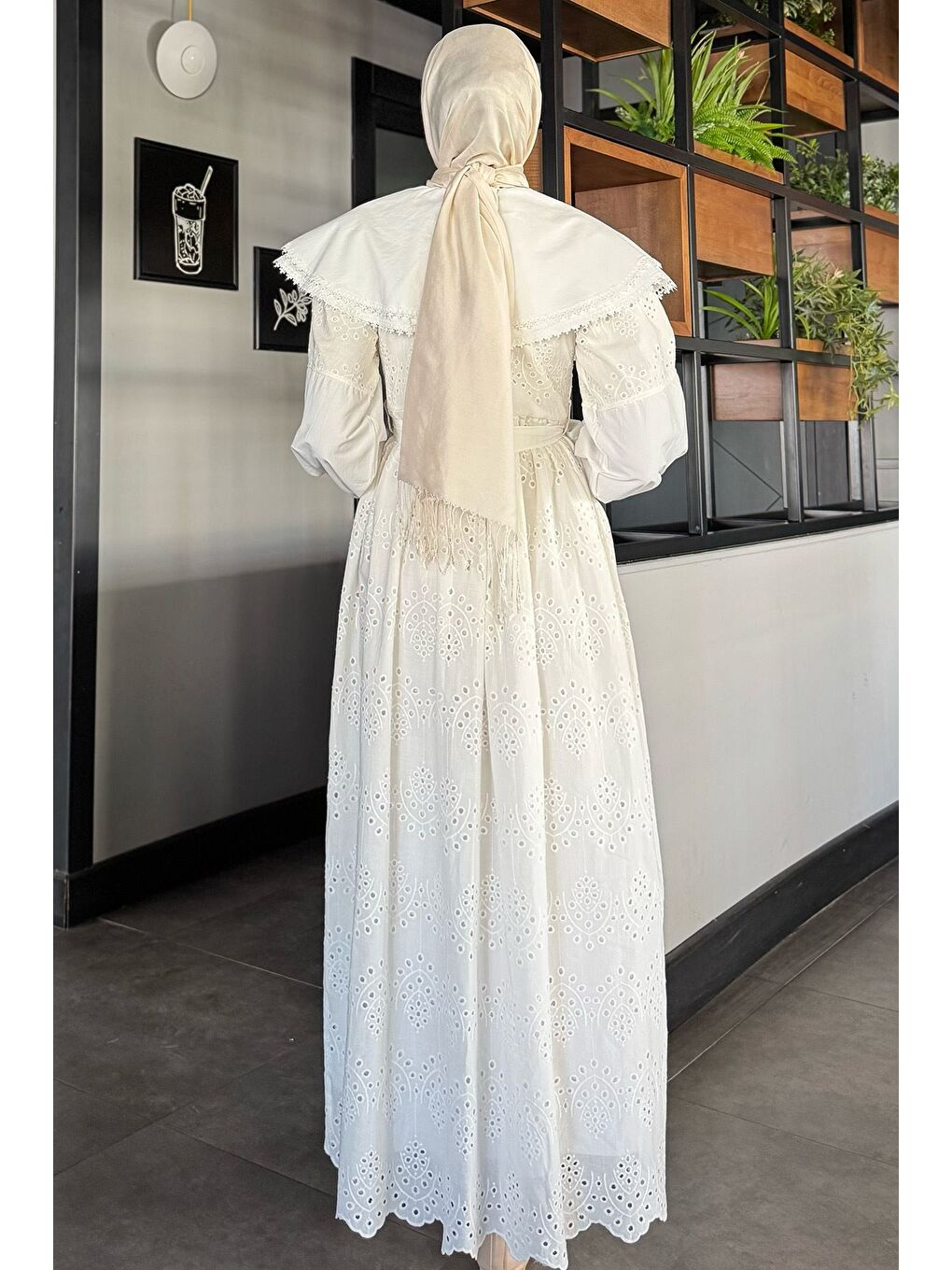 Ekru Kadın Büyük Yakalı Fistolu Tesettür Elbise-3