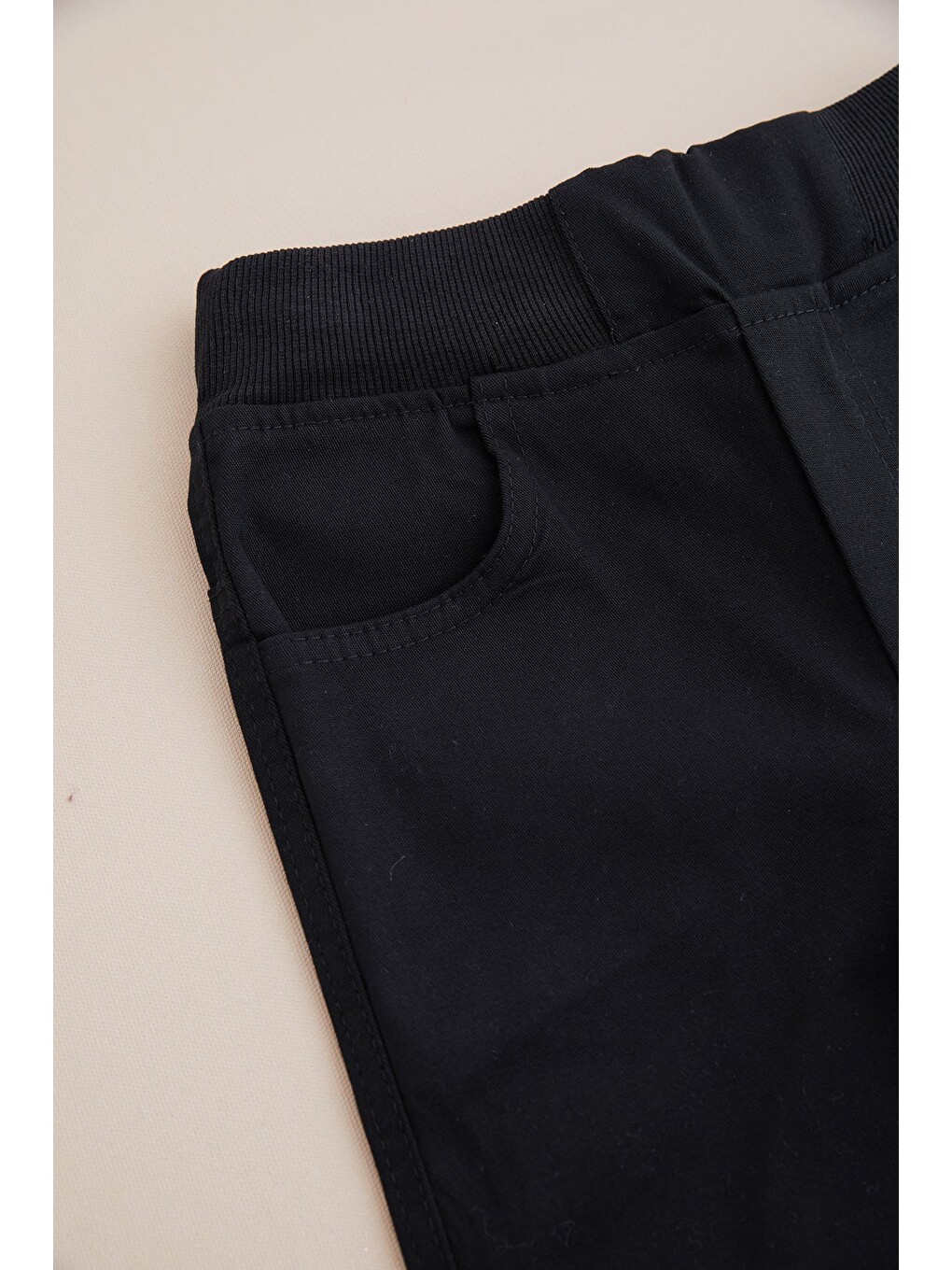 Siyah Beli Bağcıklı Gabardin Kumaş Unisex Çocuk Pantolon-1