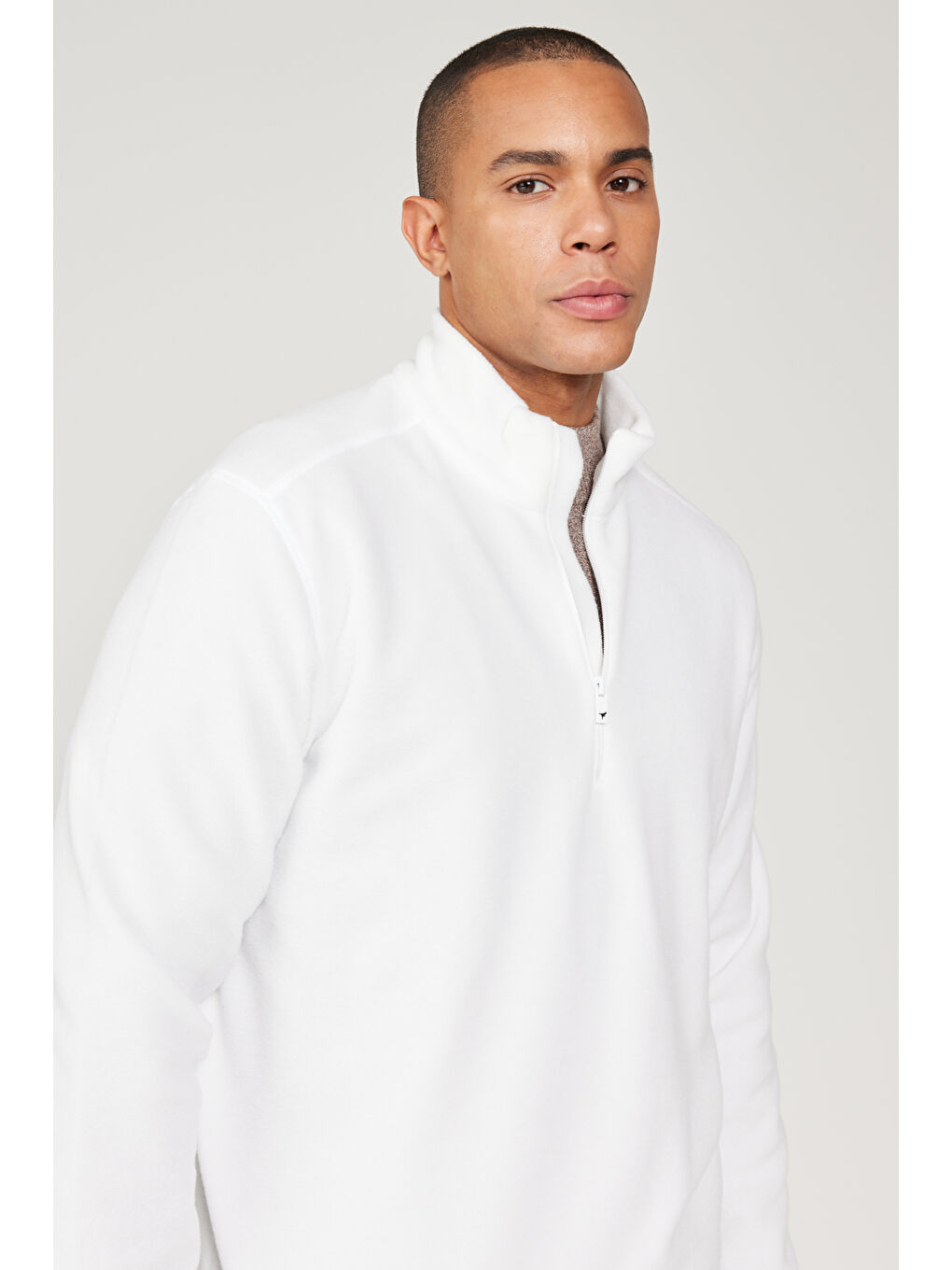 Erkek Beyaz Anti-Pilling Tüylenme Yapmayan Standart Fit Dik Yaka Polar Sweatshirt-4