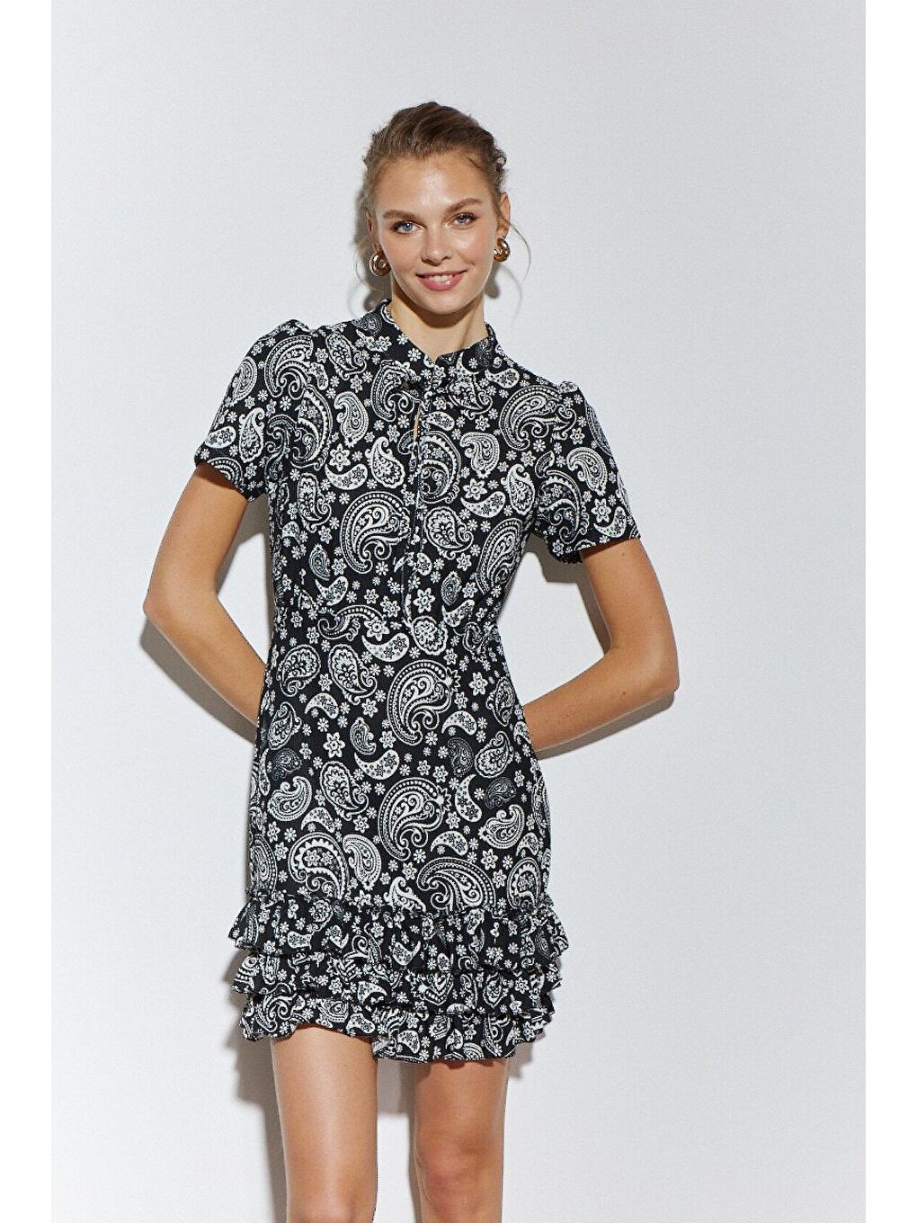 ADR Siyah Çiçek Baskılı Elbise