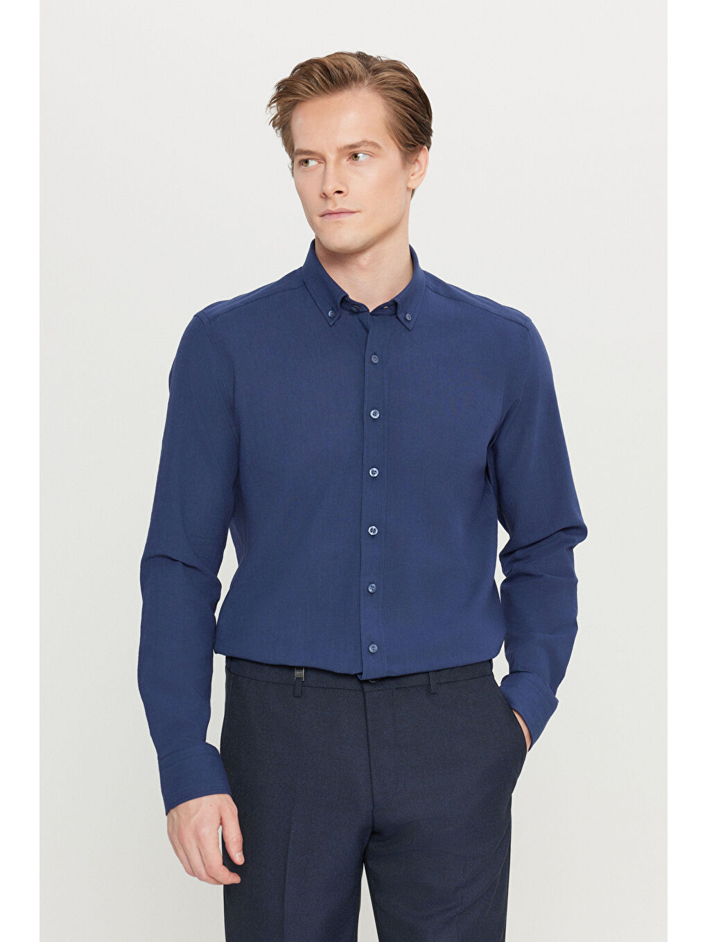 Erkek Lacivert %100 Pamuk Oxford Slim Fit Dar Kesim Düğmeli Yaka Flamlı Gömlek