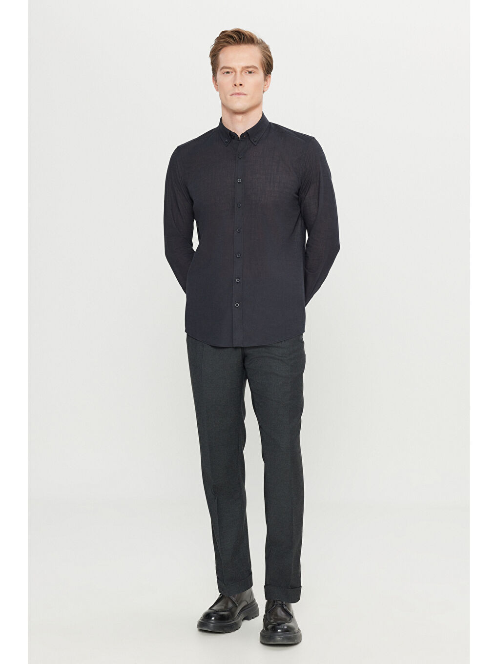 Erkek Siyah %100 Pamuk Oxford Slim Fit Dar Kesim Düğmeli Yaka Flamlı Gömlek-1