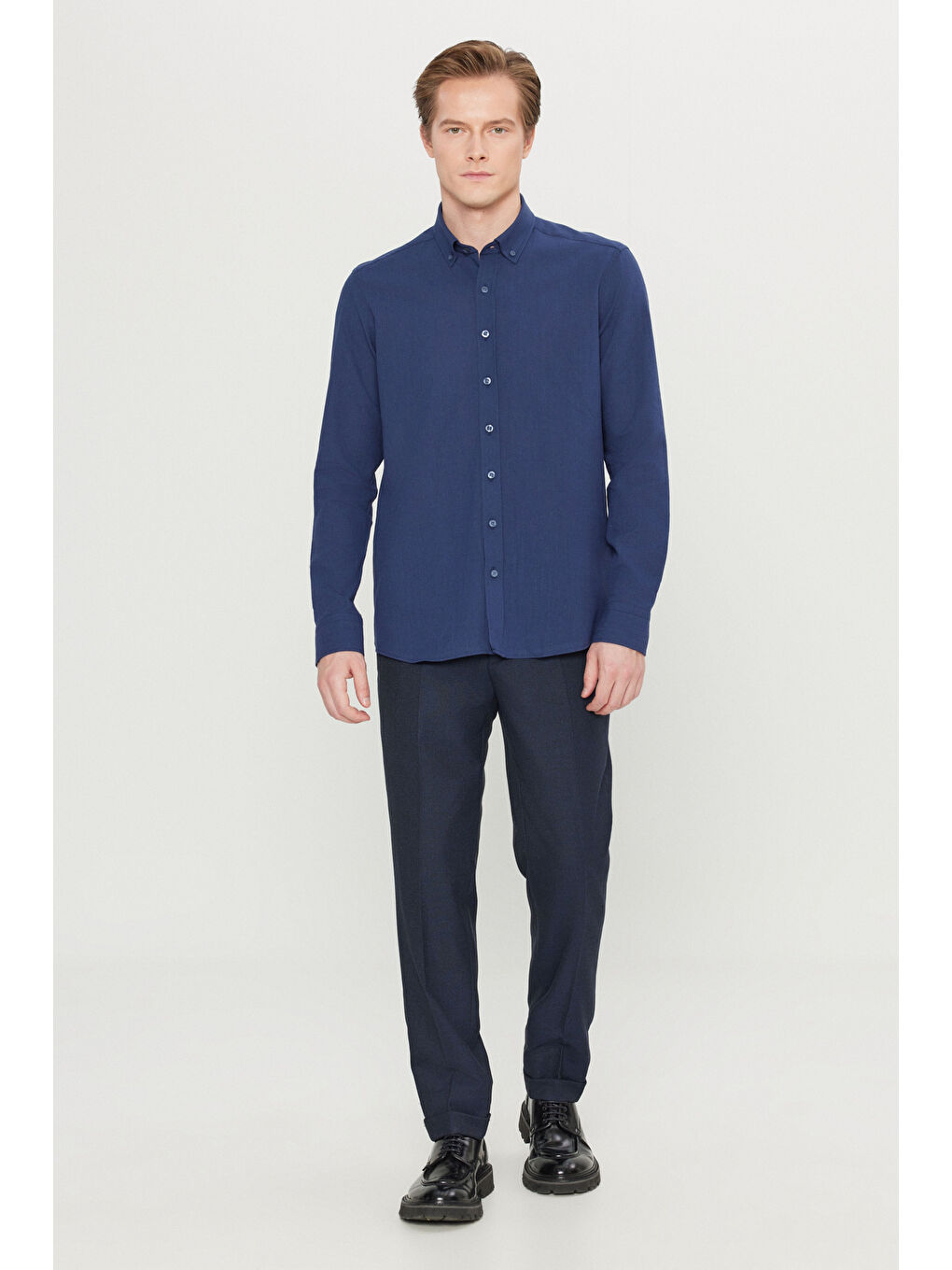 Erkek Lacivert %100 Pamuk Oxford Slim Fit Dar Kesim Düğmeli Yaka Flamlı Gömlek-1