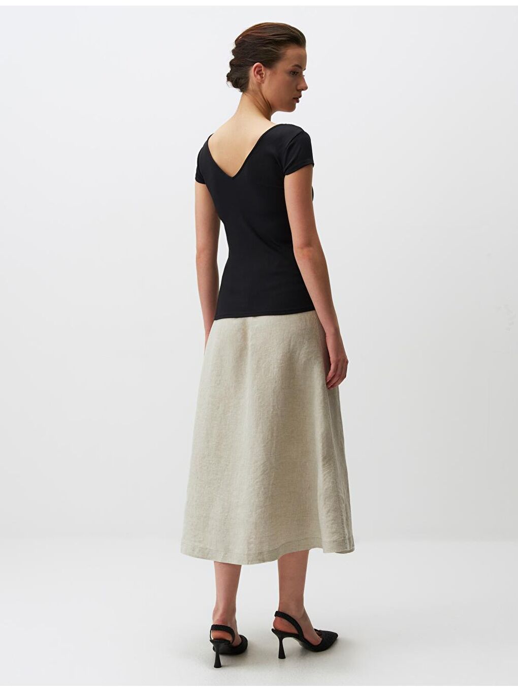 Siyah Dar Kesim Kısa Kollu U Yaka Basic Bluz-4