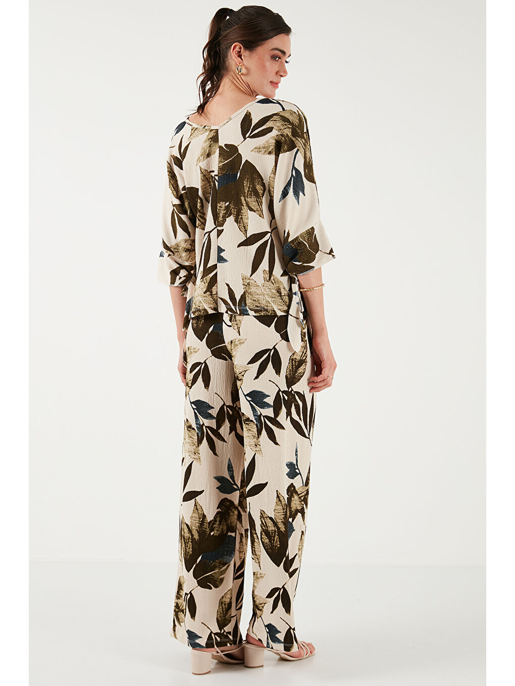 Yeşil Desenli Regular Fit Truvakar Kol V Yaka Alt-Üst Takım 5865357-6