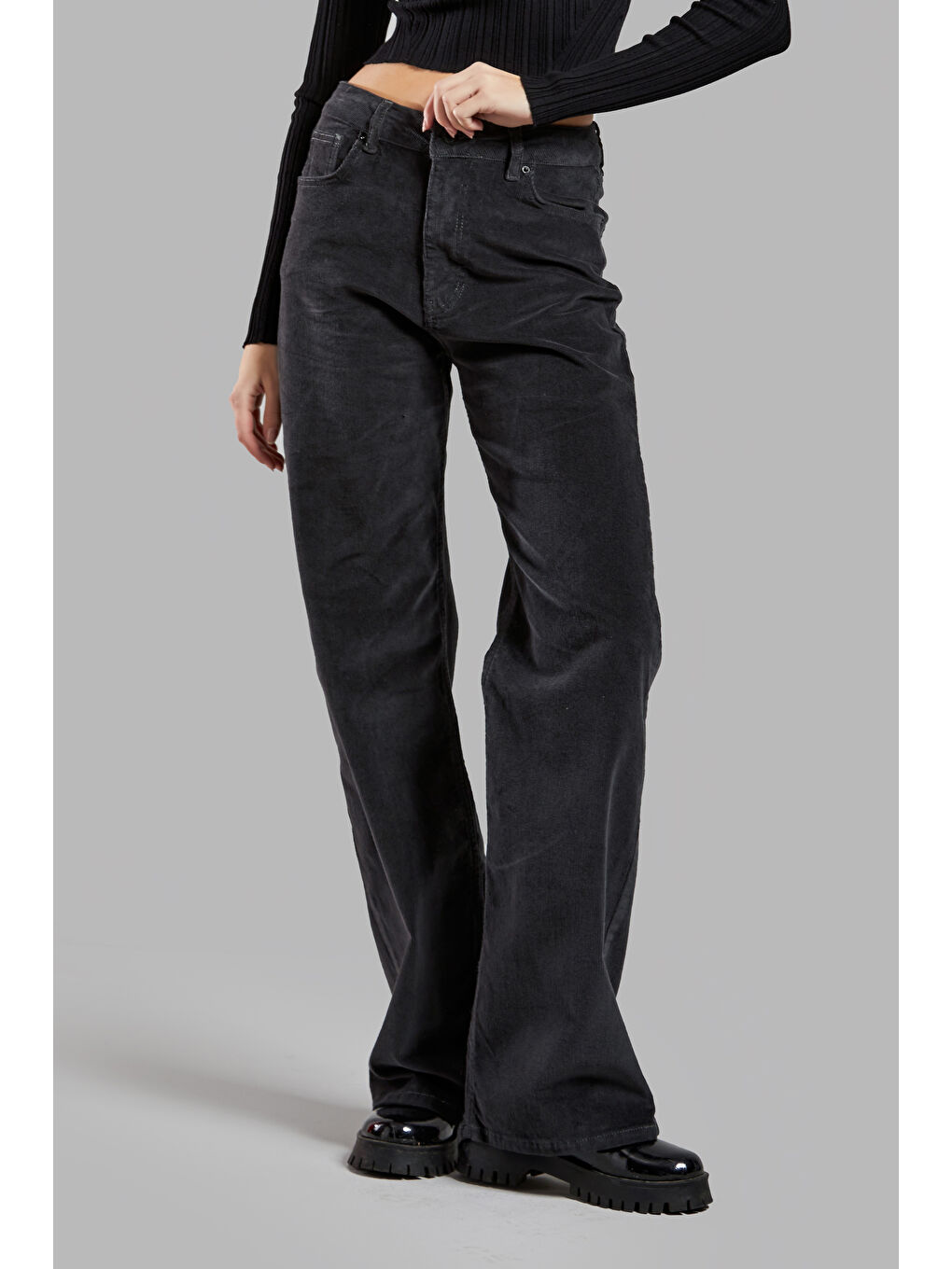 Gri Kadın Kül Rengi 26w414 İnce Fitilli Kadife Kumaş Straight Fit Pantolon