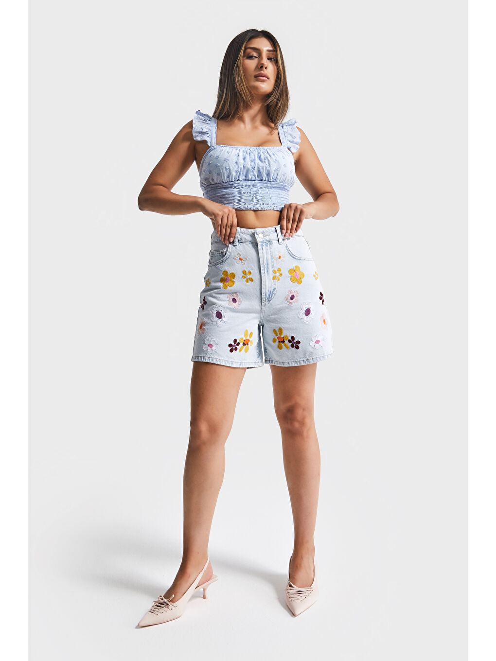 Mavi Kadın Ice Jean Rengi 3s5-3 Renkli Çiçek Nakışlı Midi Boy Rahat Kesim %100 Pamuk Tasarım Denim Şort-3
