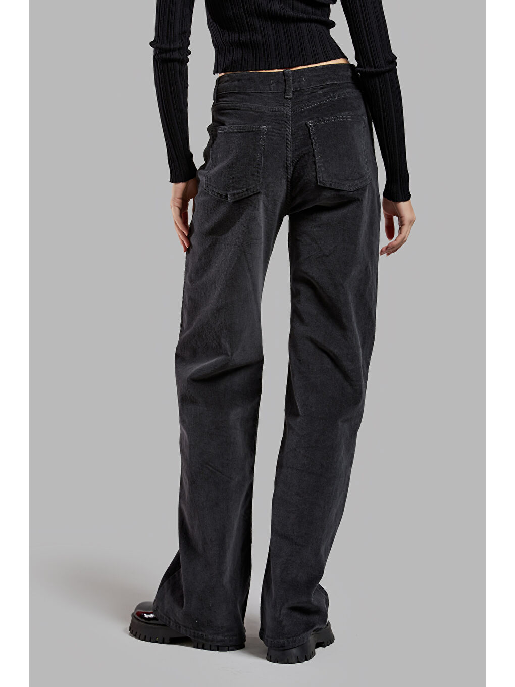 Gri Kadın Kül Rengi 26w414 İnce Fitilli Kadife Kumaş Straight Fit Pantolon-4