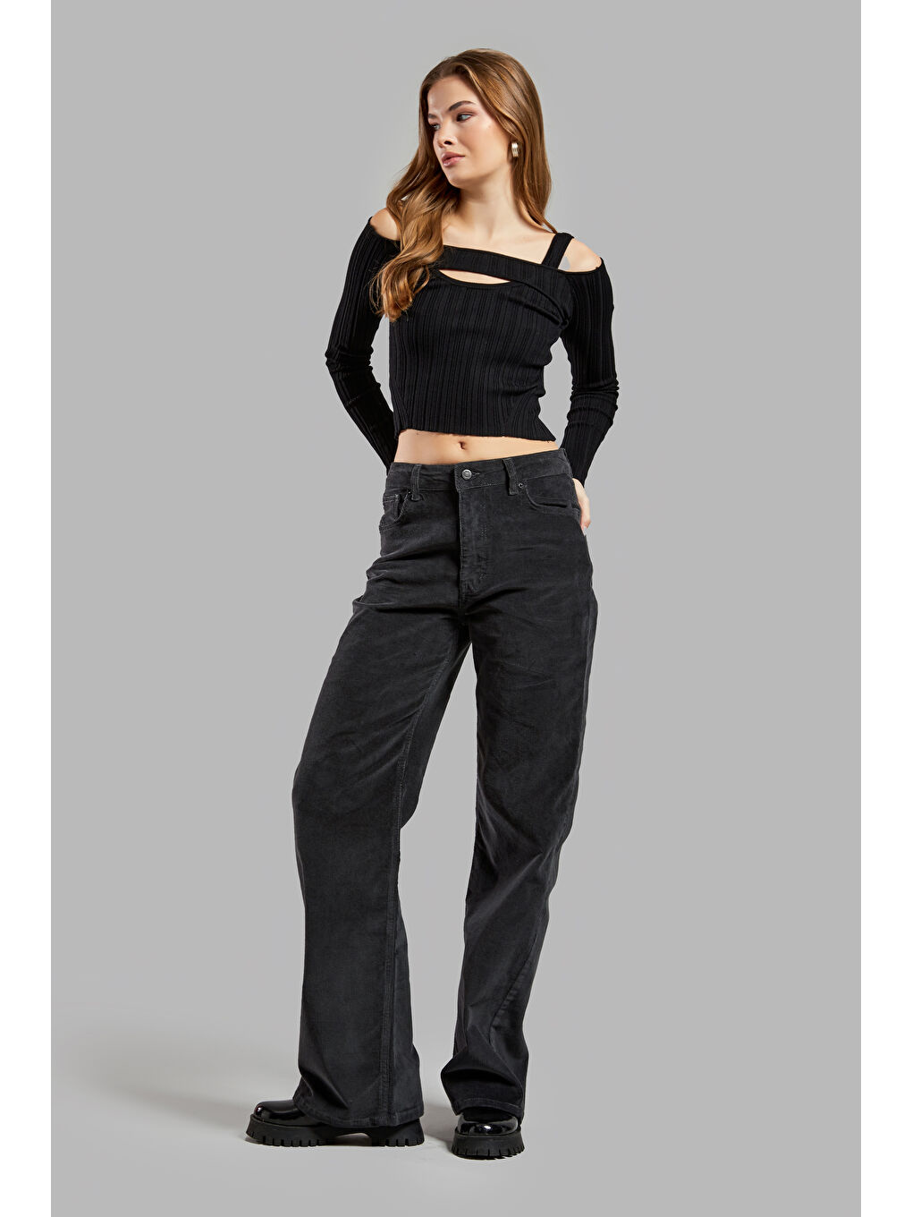 Gri Kadın Kül Rengi 26w414 İnce Fitilli Kadife Kumaş Straight Fit Pantolon-5