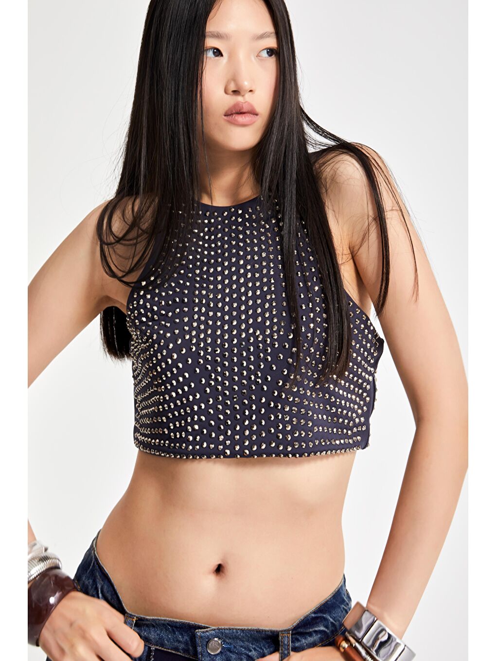 Kadın Lacivert Renk Halter Yaka Parlak Yapıştırma Taşlı Tasarım Crop Top