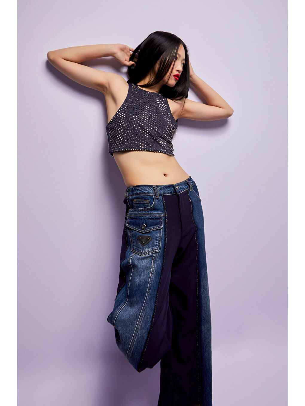 Kadın Lacivert Renk Halter Yaka Parlak Yapıştırma Taşlı Tasarım Crop Top-2