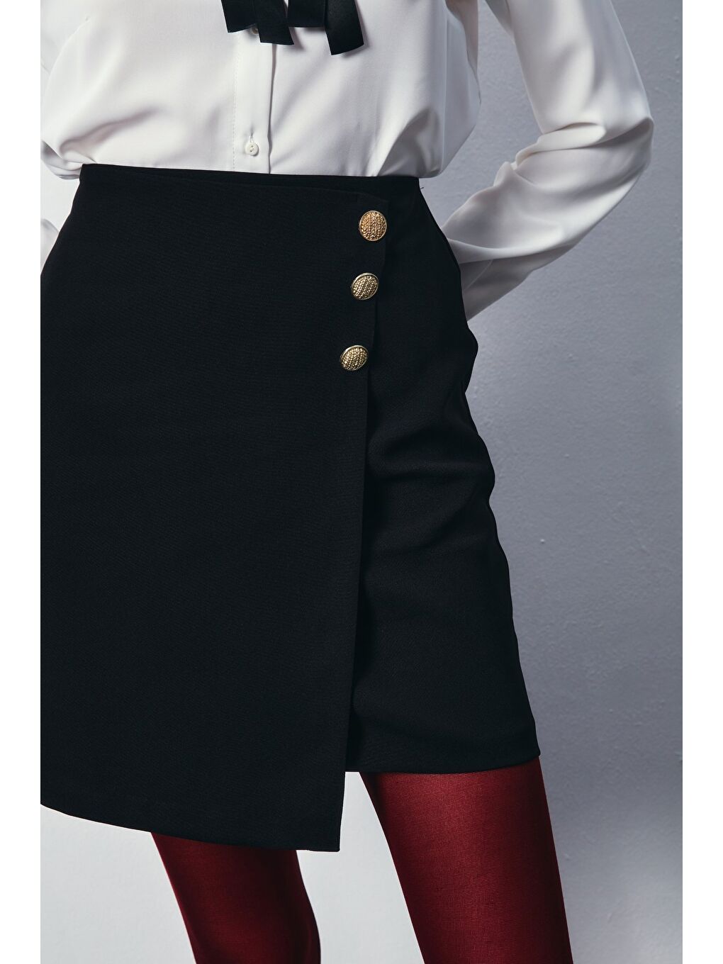 Kruvaze Düğme Detaylı Etek - Siyah-6