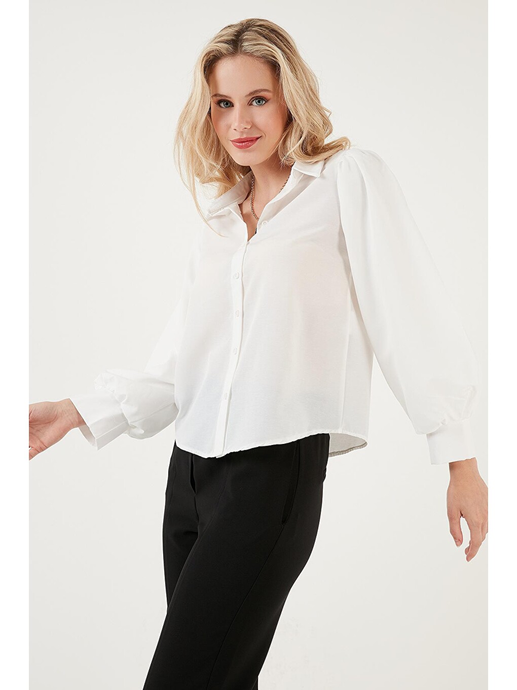 Beyaz Regular Fit Balon Kollu Poplin Gömlek 611go0153-2
