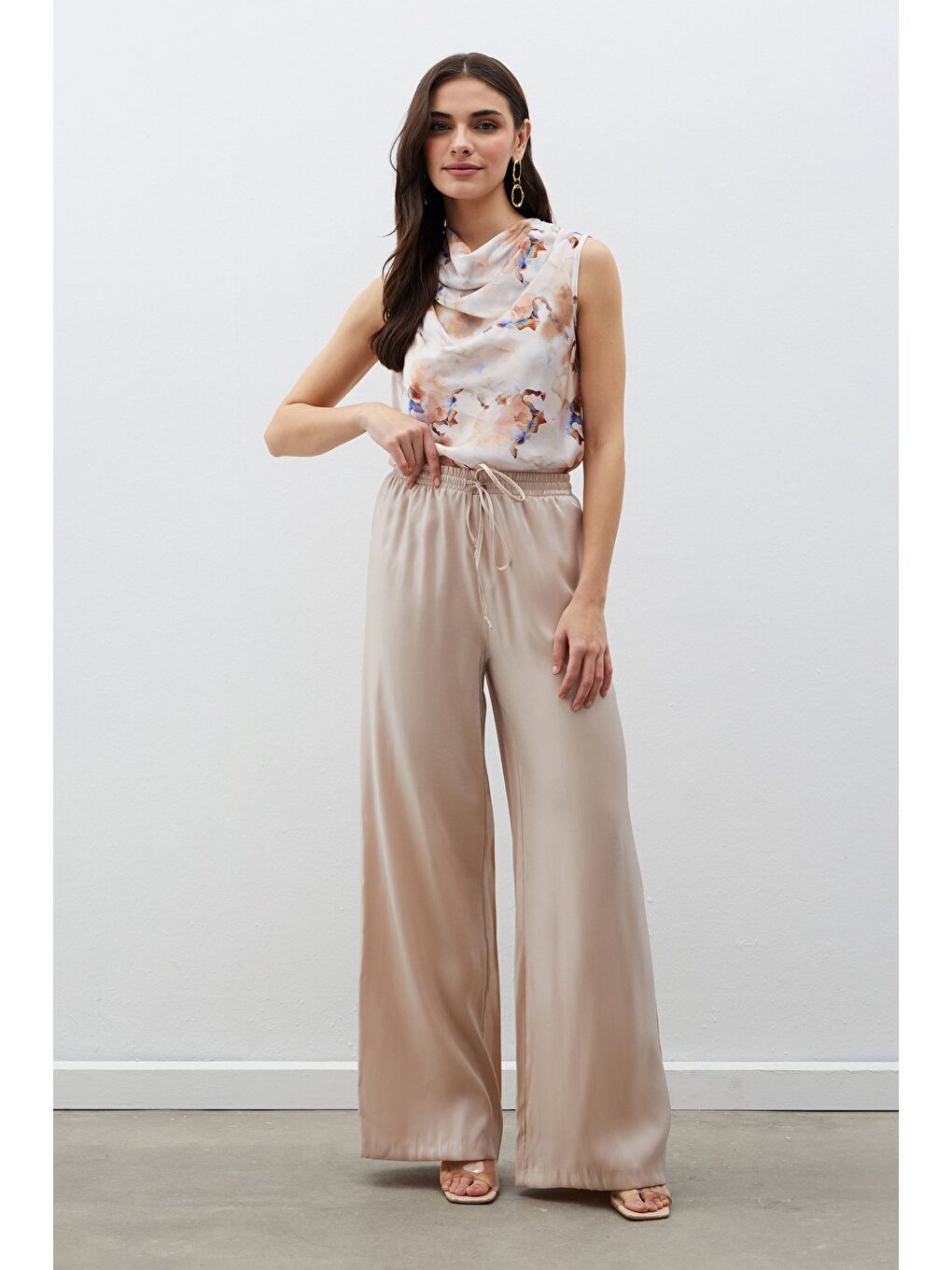 Bej Bel Lastikli Parlak Pantolon - Vizon-1