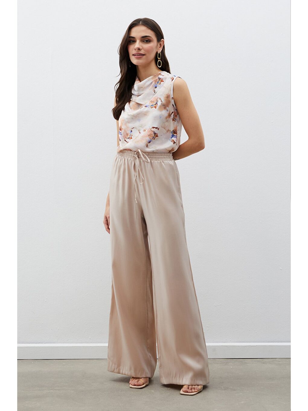 Bej Bel Lastikli Parlak Pantolon - Vizon-2
