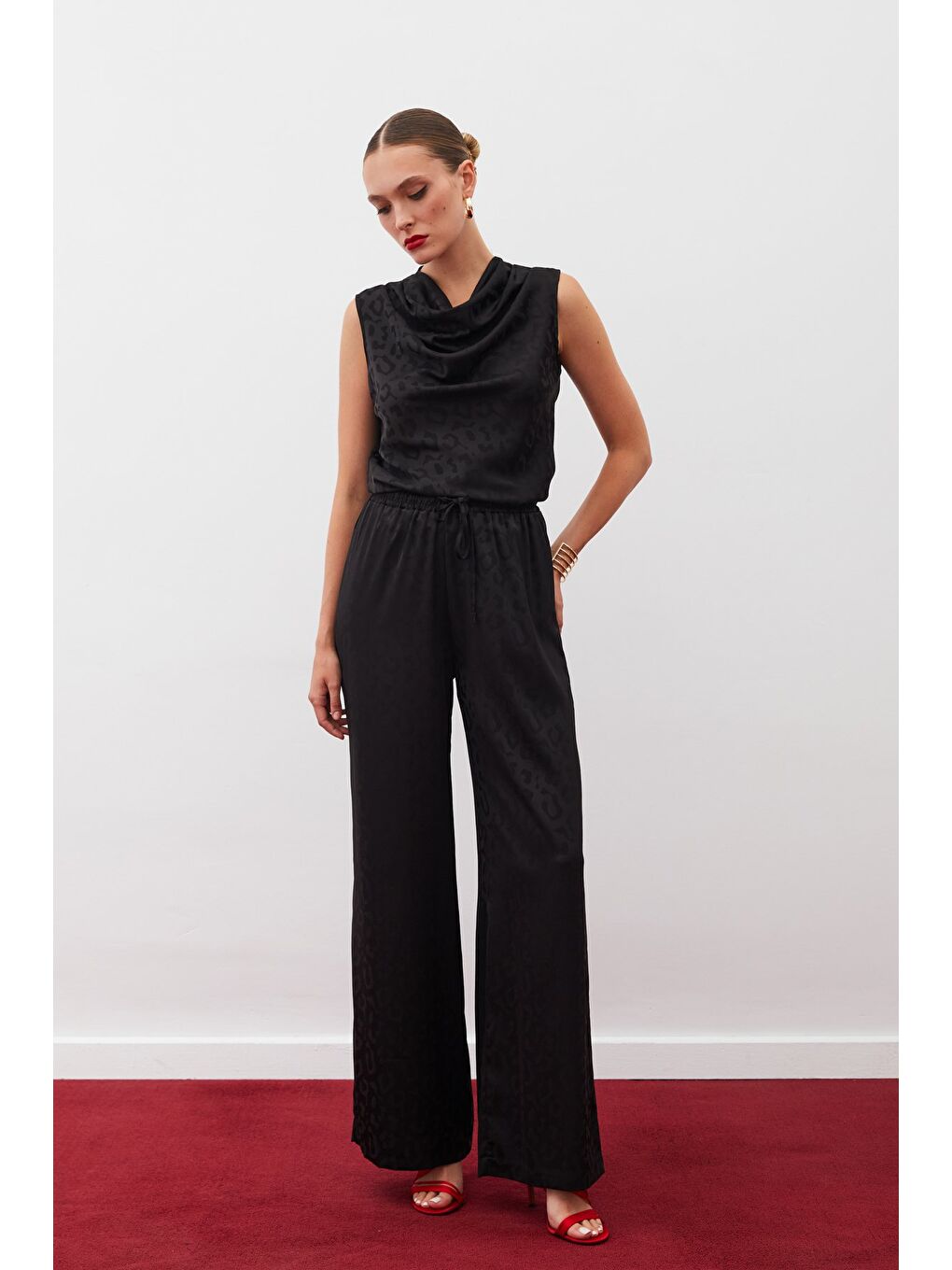 Bel Lastikli Desenli Pantolon - Siyah-1