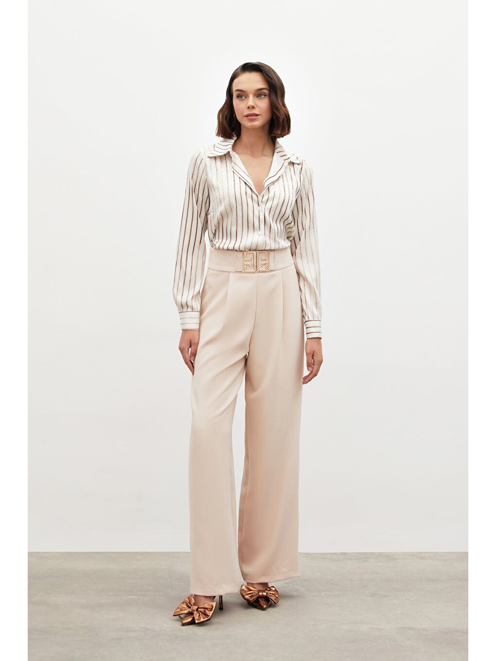 Bel Aksesuarlı Bol Paça Pantolon - Bej-1