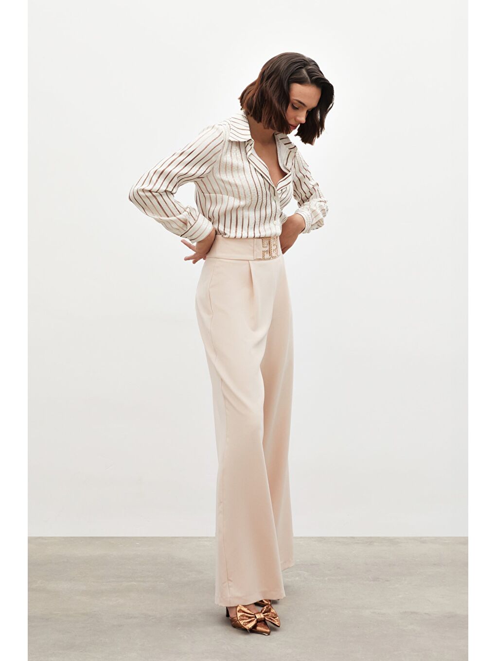 Bel Aksesuarlı Bol Paça Pantolon - Bej-2