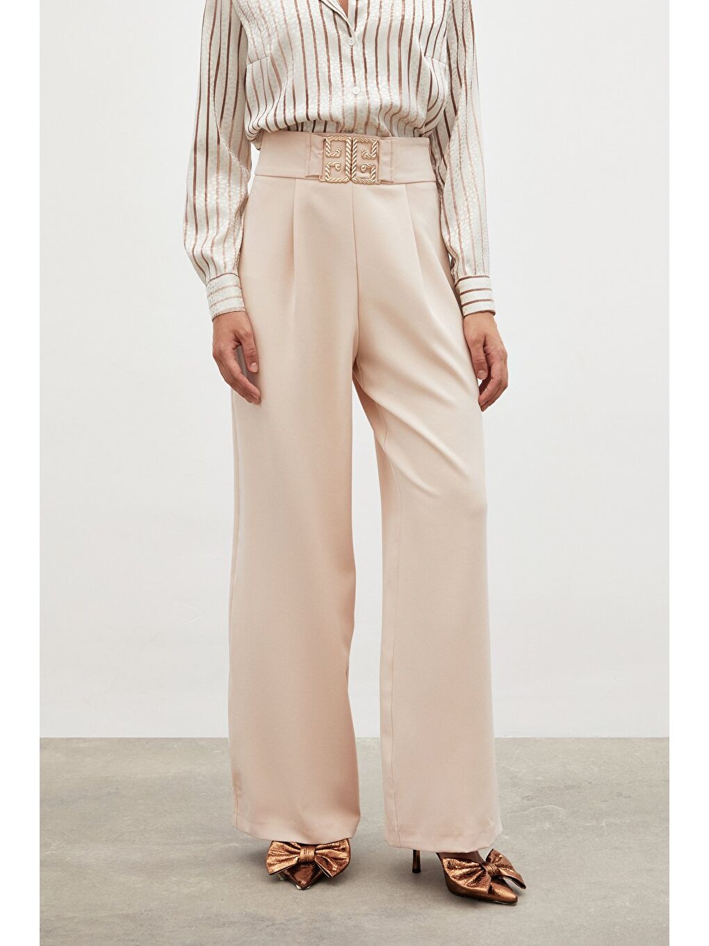 Bel Aksesuarlı Bol Paça Pantolon - Bej-4