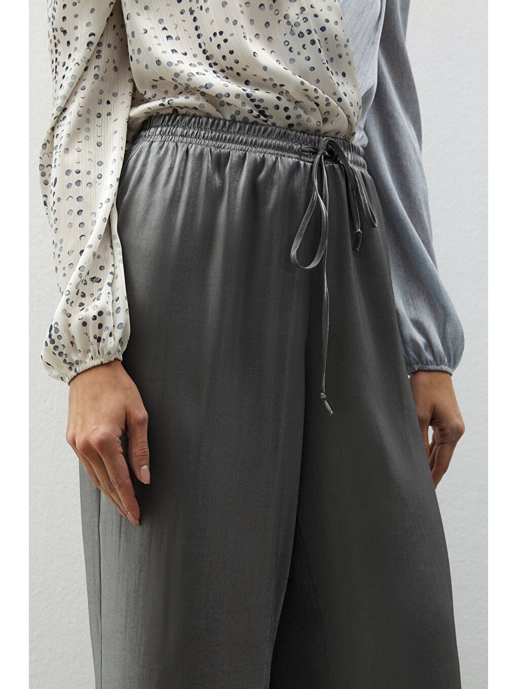 Bel Lastikli Parlak Pantolon - Antrasit-4