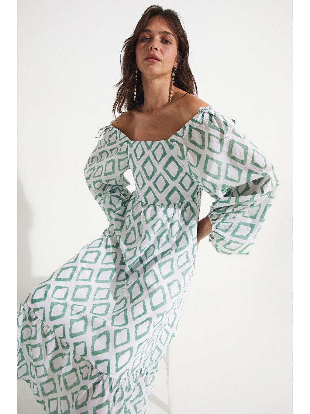 Yeşil Carmen Yaka Desenli Maxi Elbise-4