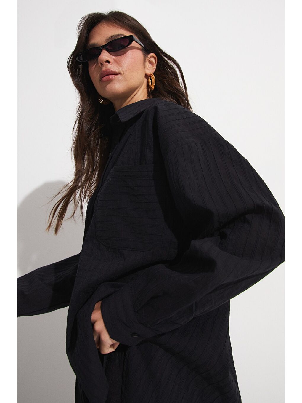 Siyah Pamuk Karışımlı Cep Detaylı Gömlek-4